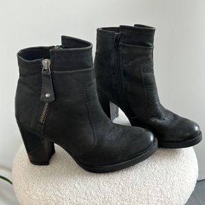 Manas Italy Black Leather Heeled Boots 37/7 EUC